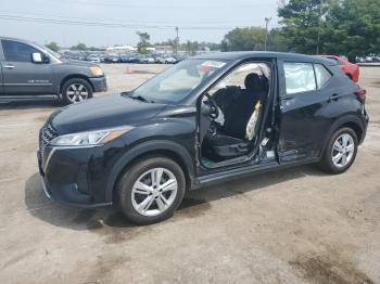  Salvage Nissan Kicks