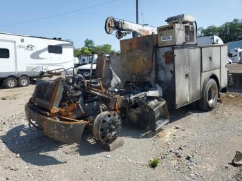  Salvage Peterbilt 335