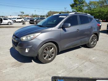  Salvage Hyundai TUCSON