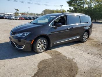  Salvage Chrysler Pacifica