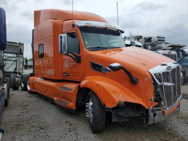  Salvage Peterbilt 579