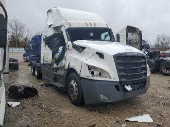  Salvage Freightliner Cascadia 1