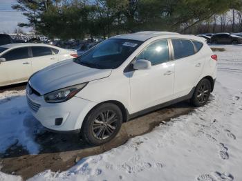  Salvage Hyundai TUCSON