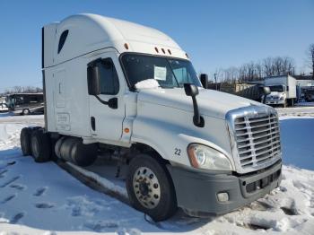  Salvage Freightliner Cascadia 1