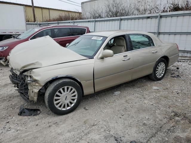  Salvage Lincoln Towncar