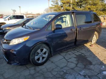  Salvage Toyota Sienna