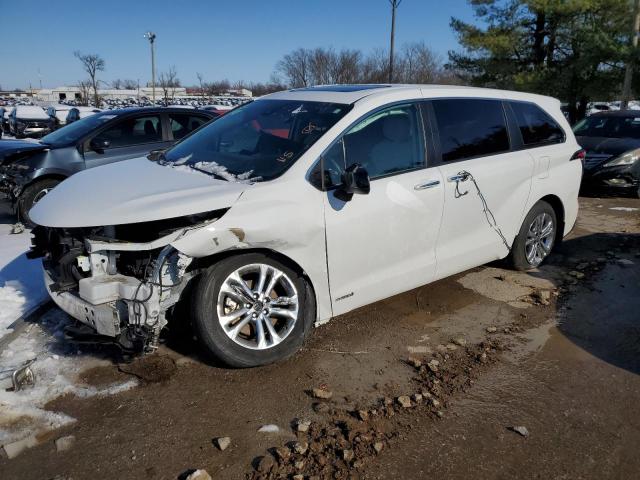  Salvage Toyota Sienna