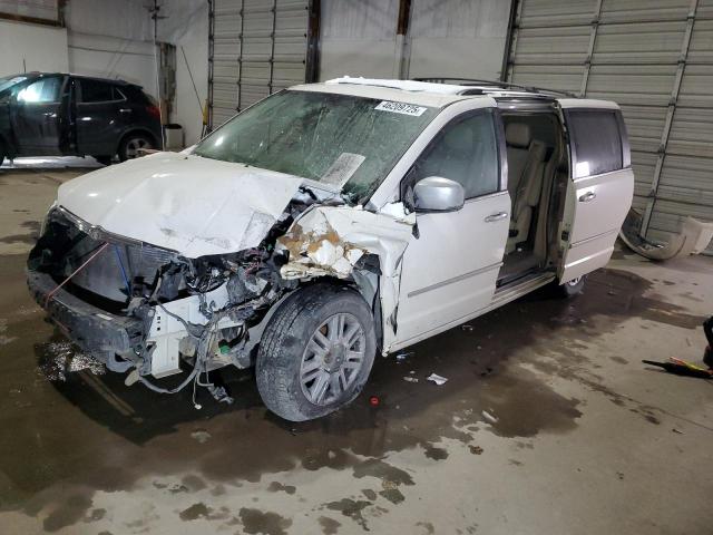  Salvage Chrysler Minivan