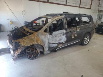  Salvage Chrysler Pacifica
