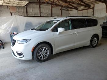  Salvage Chrysler Pacifica