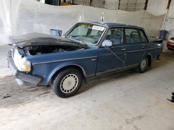  Salvage Volvo 240 Base