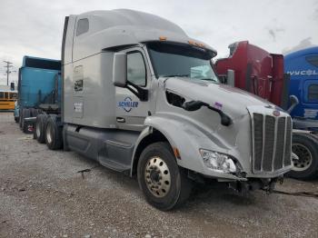  Salvage Peterbilt 579