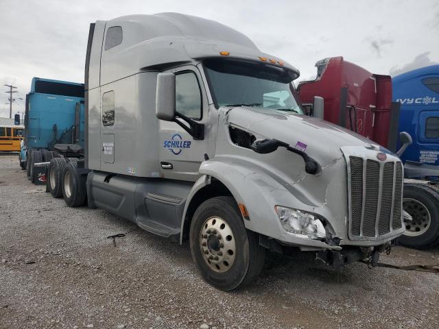  Salvage Peterbilt 579
