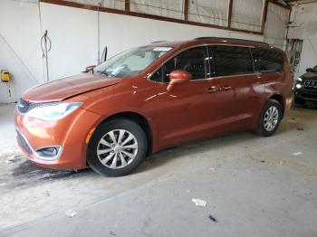  Salvage Chrysler Pacifica