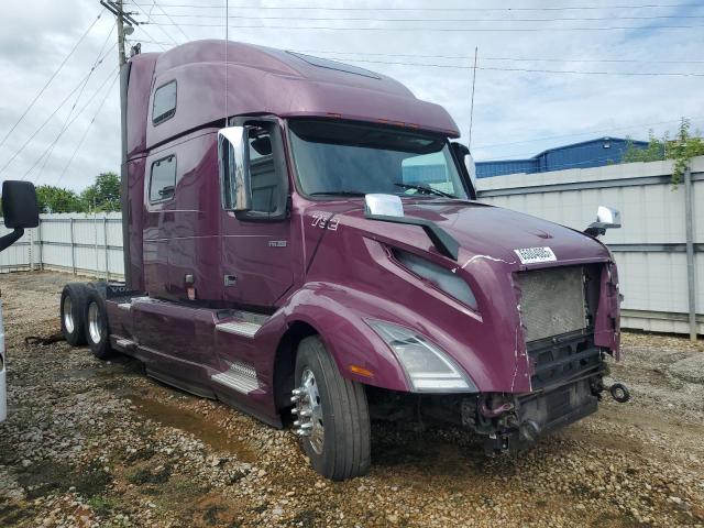  Salvage Volvo Vn