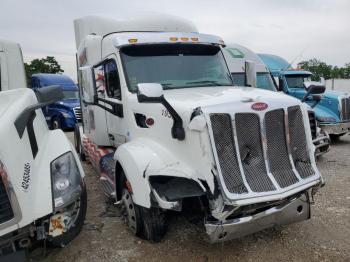  Salvage Peterbilt 579