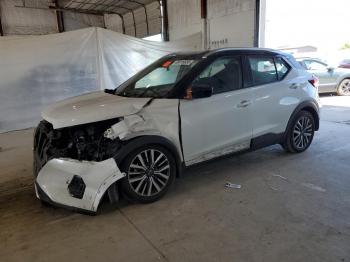 Salvage Nissan Kicks