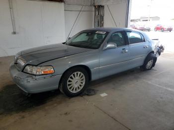  Salvage Lincoln Towncar
