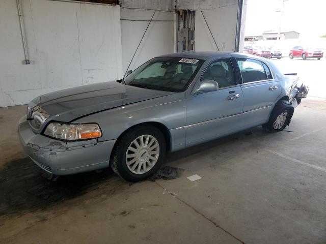  Salvage Lincoln Towncar