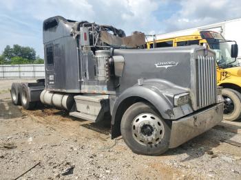  Salvage Kenworth W900