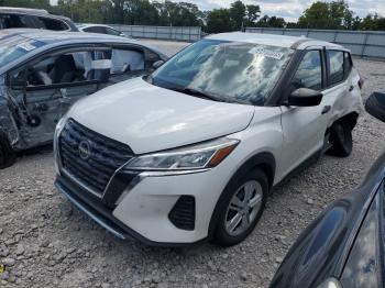  Salvage Nissan Kicks