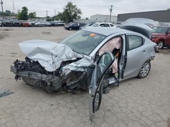  Salvage Toyota Yaris