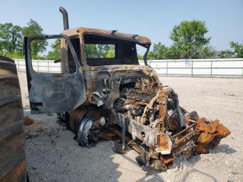  Salvage Volvo Vnl