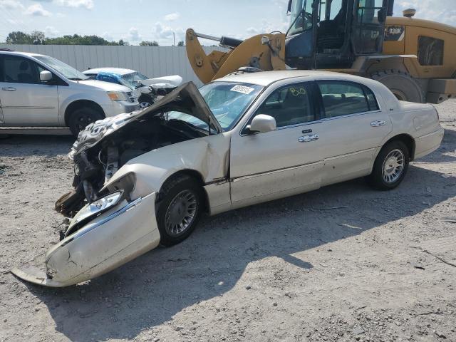  Salvage Lincoln Towncar