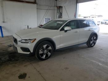  Salvage Volvo V60