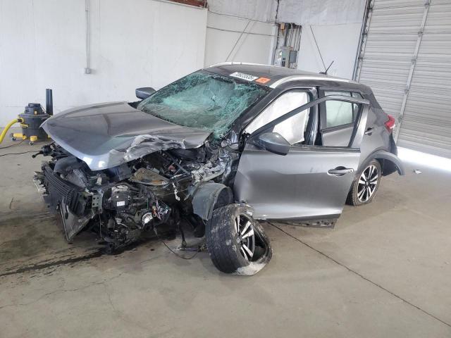  Salvage Nissan Kicks