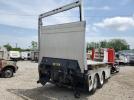 Peterbilt 335 Image 9
