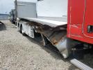 Peterbilt 335 Image 8