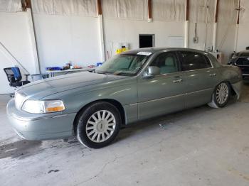  Salvage Lincoln Towncar