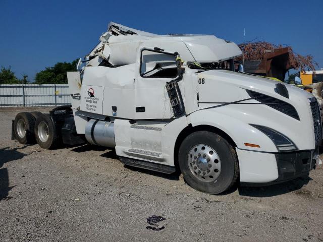  Salvage Volvo Vnl
