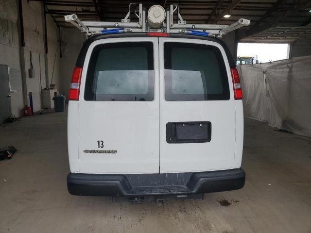 Chevrolet Express Image 12