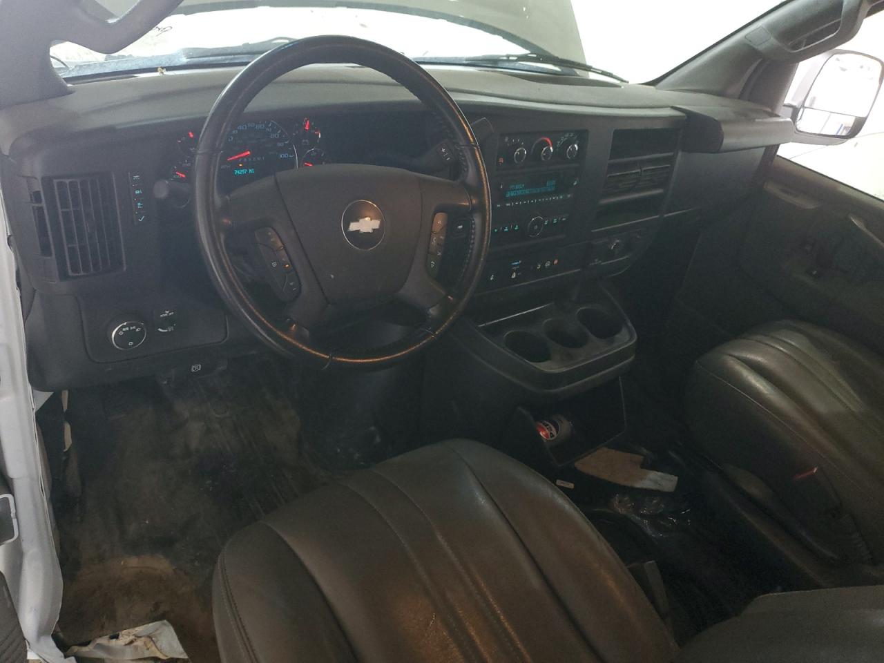 Chevrolet Express Image 9