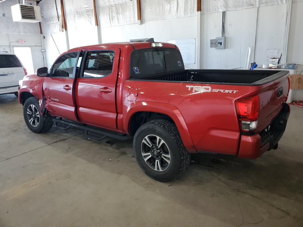 Toyota Tacoma Double Cab Image 4