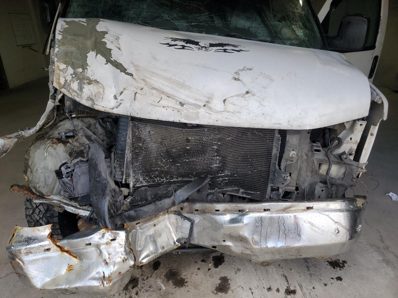 Chevrolet Express Image 9