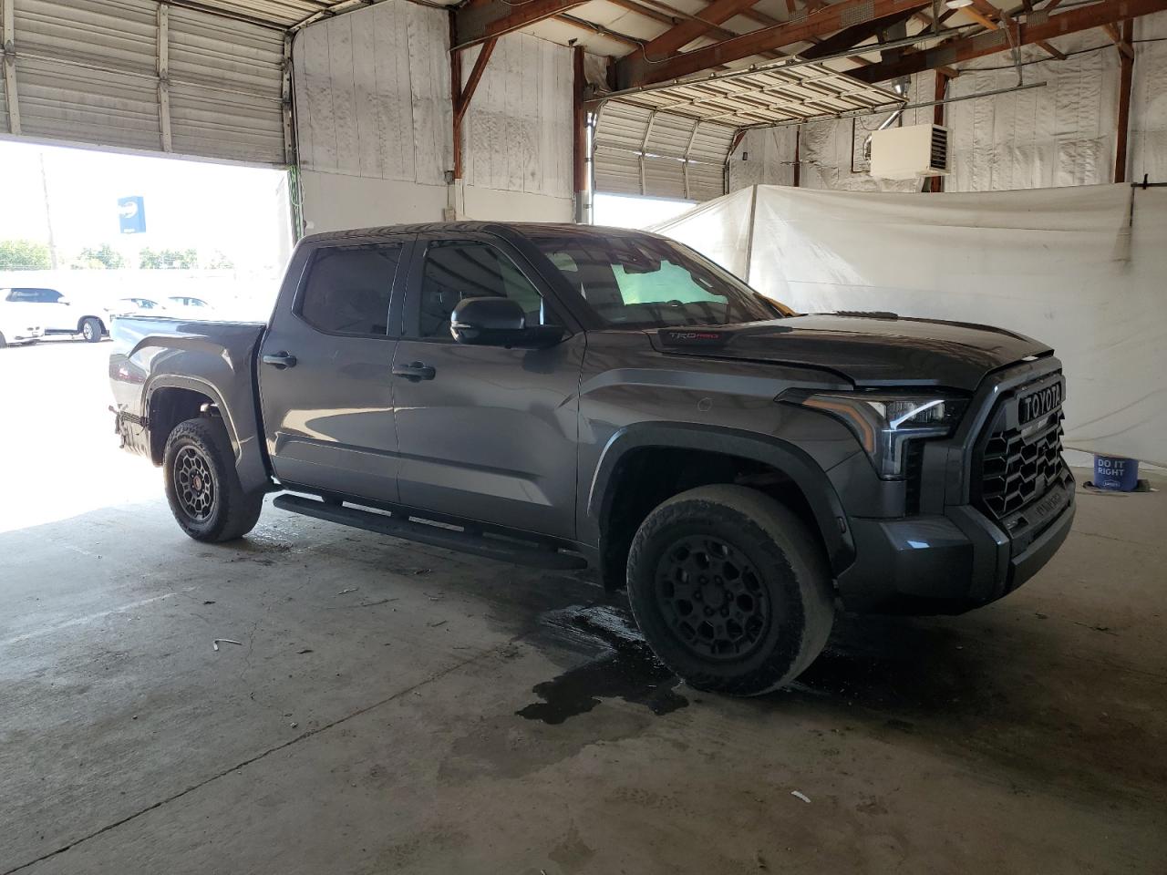 Toyota Tundra Crewmax Limited Image 7