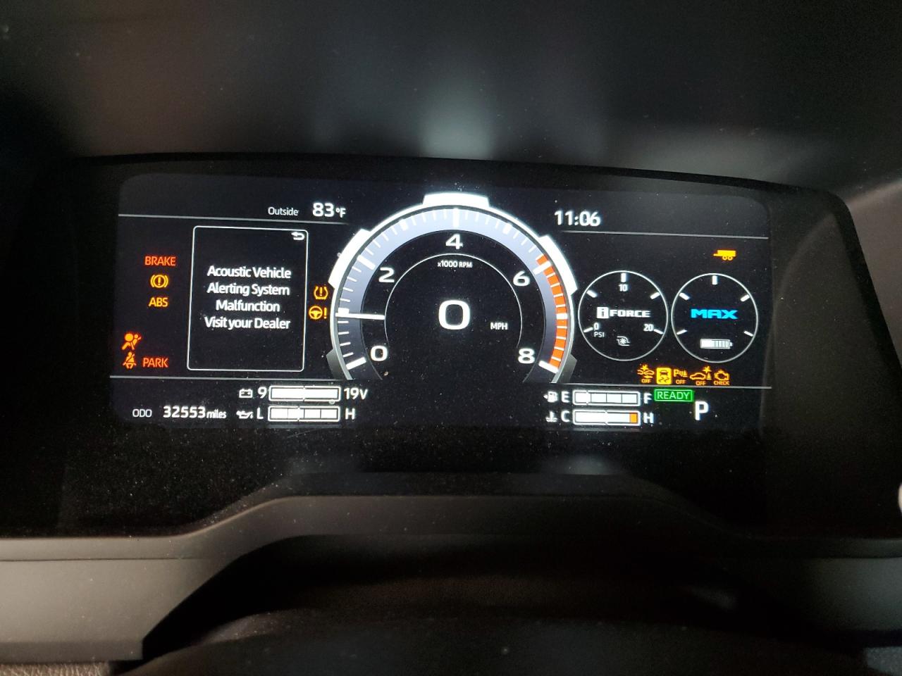 Toyota Tundra Crewmax Limited Image 8