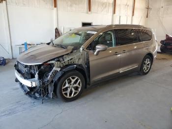  Salvage Chrysler Pacifica