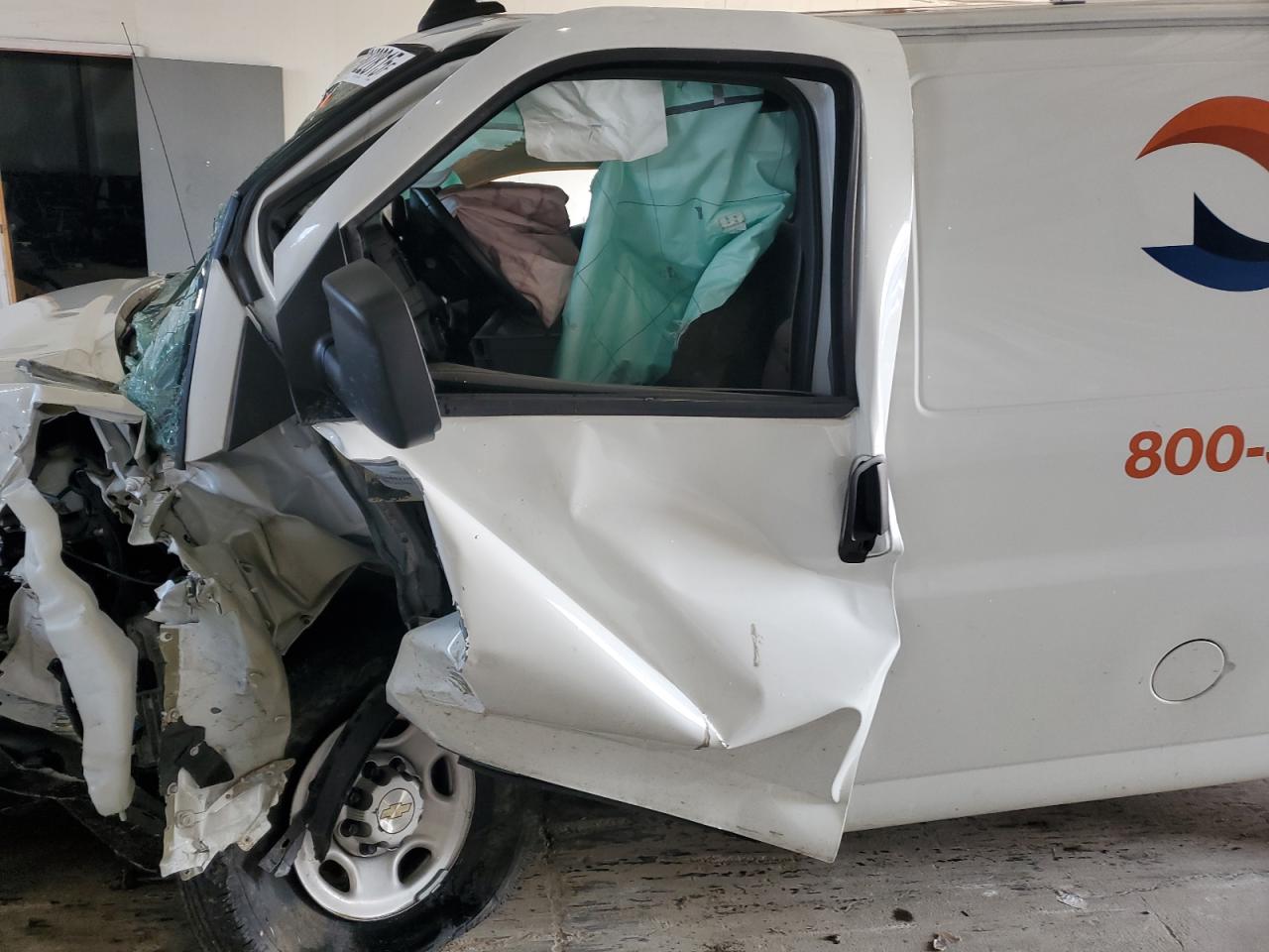 Chevrolet Express Image 4