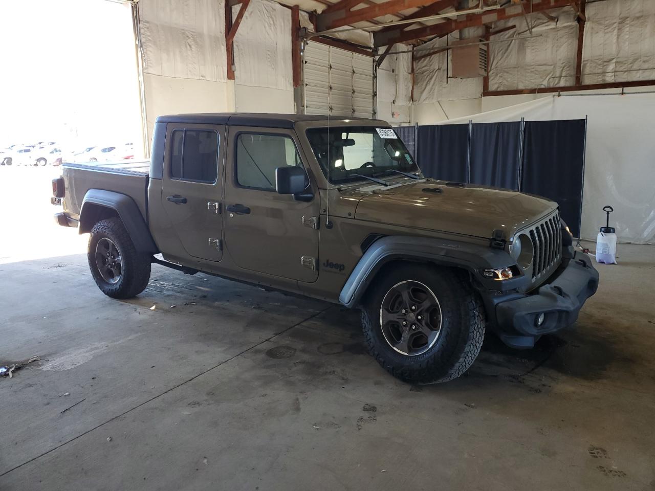 Jeep Gladiator Sport Image 3