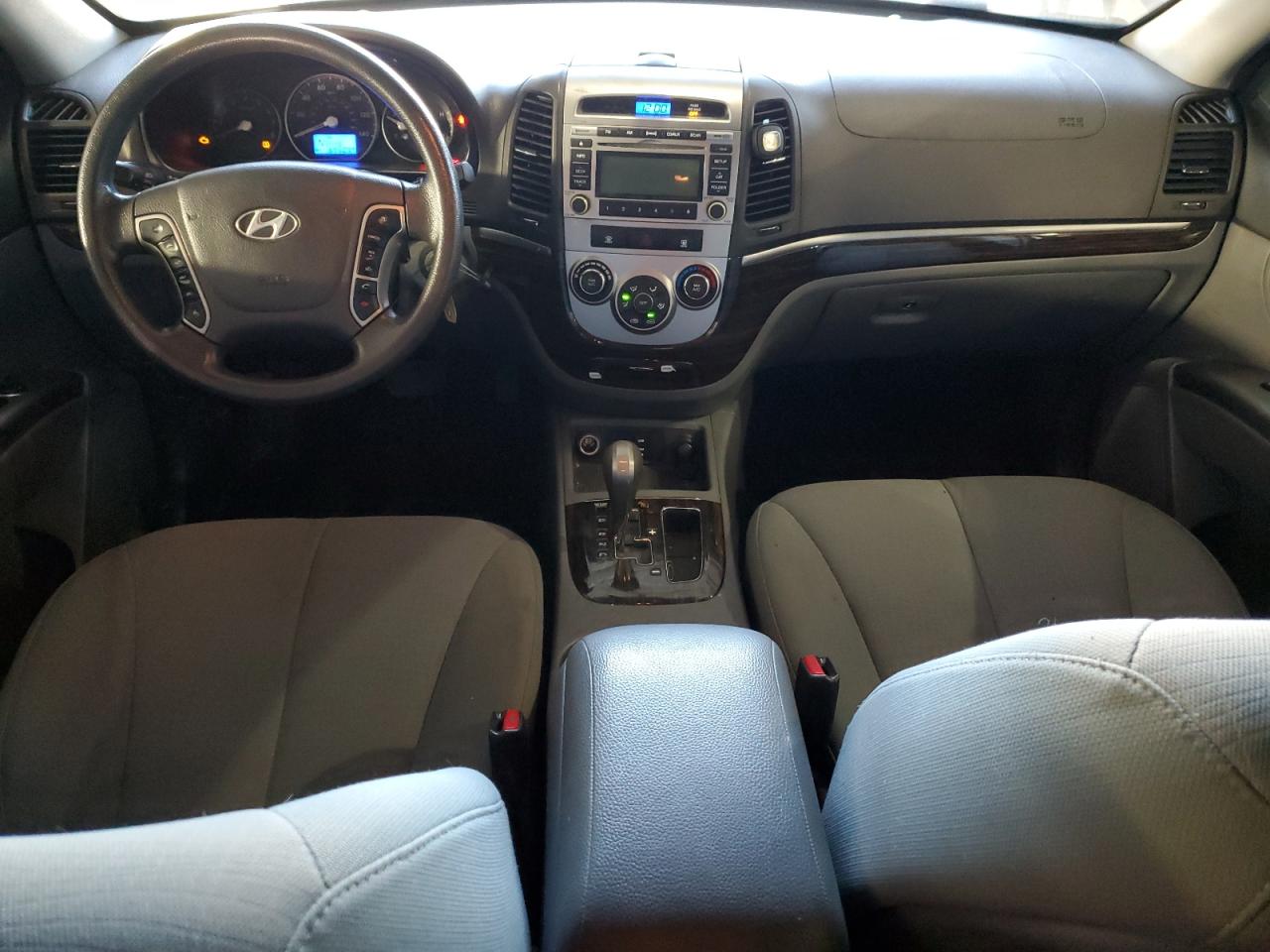 Hyundai SANTA FE Gls Image 10