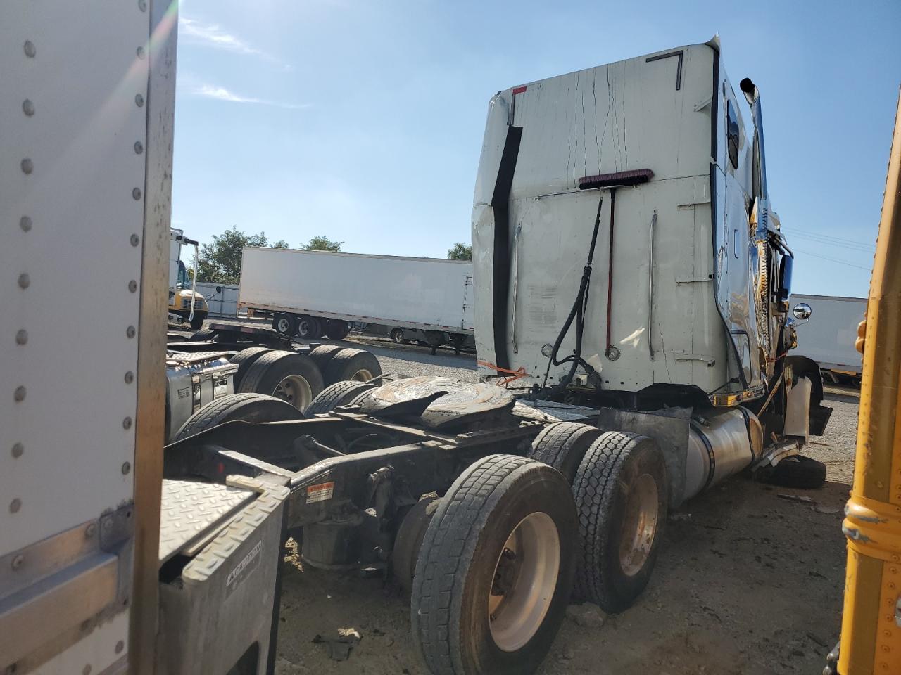 Freightliner Coronado Coronado 132 Image 9