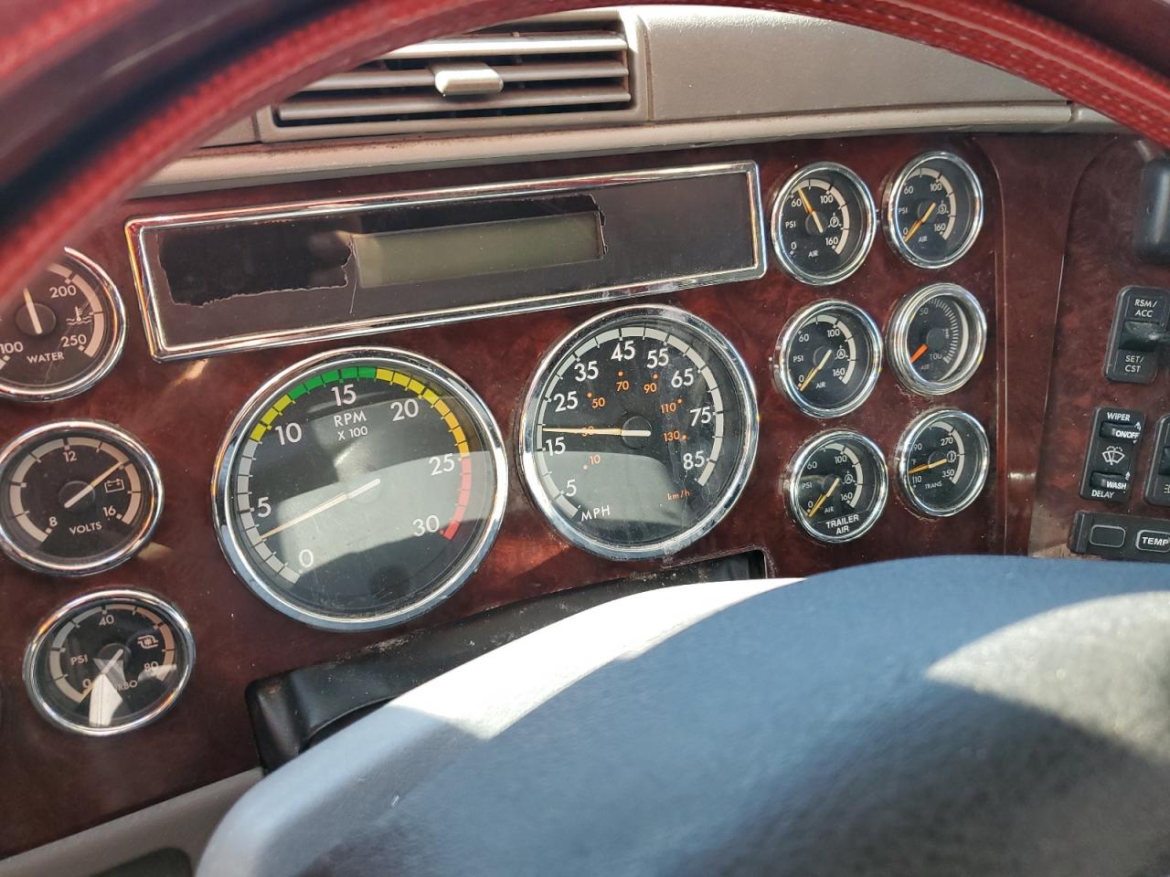 Freightliner Coronado Coronado 132 Image 6