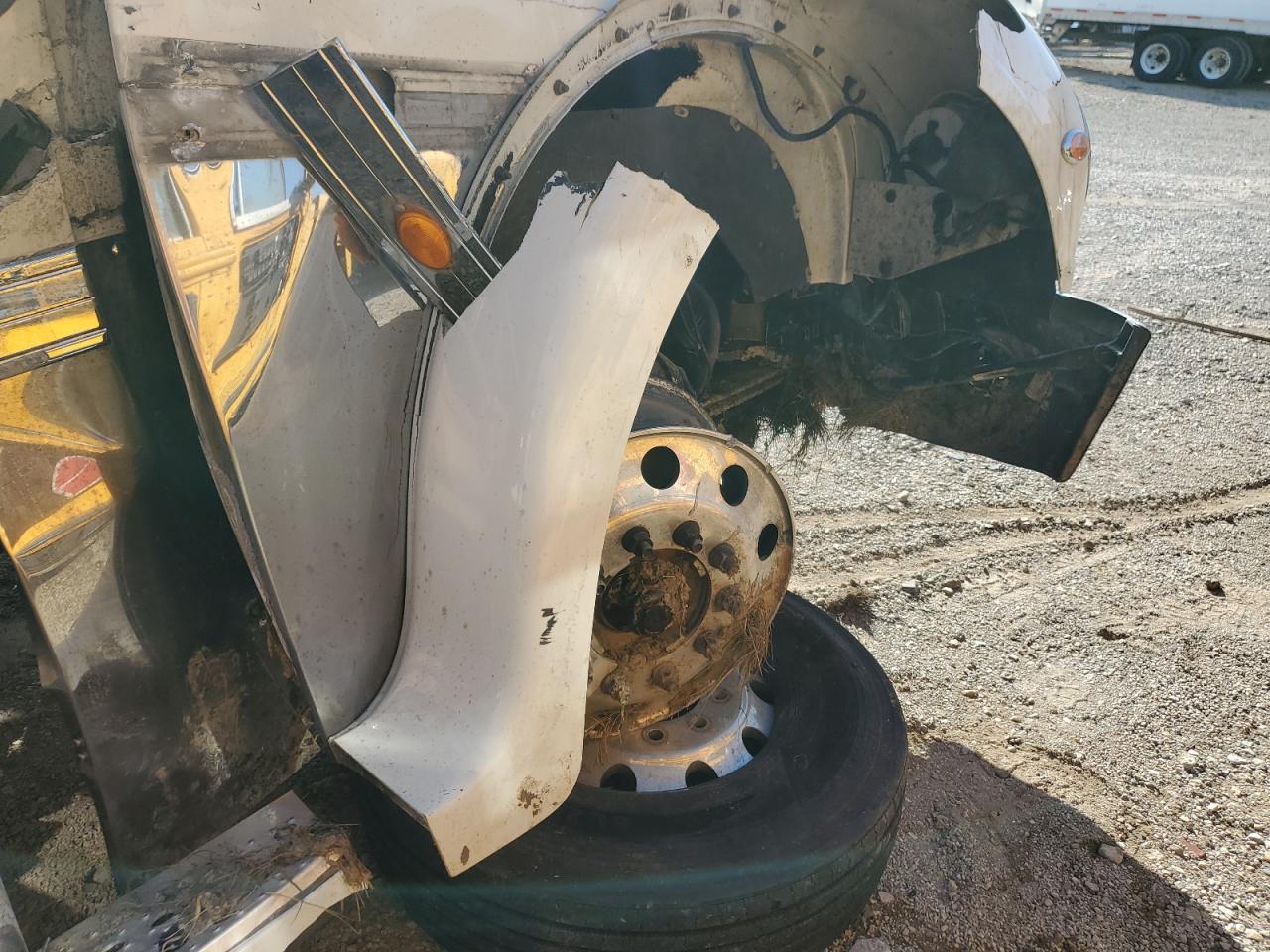 Freightliner Coronado Coronado 132 Image 2