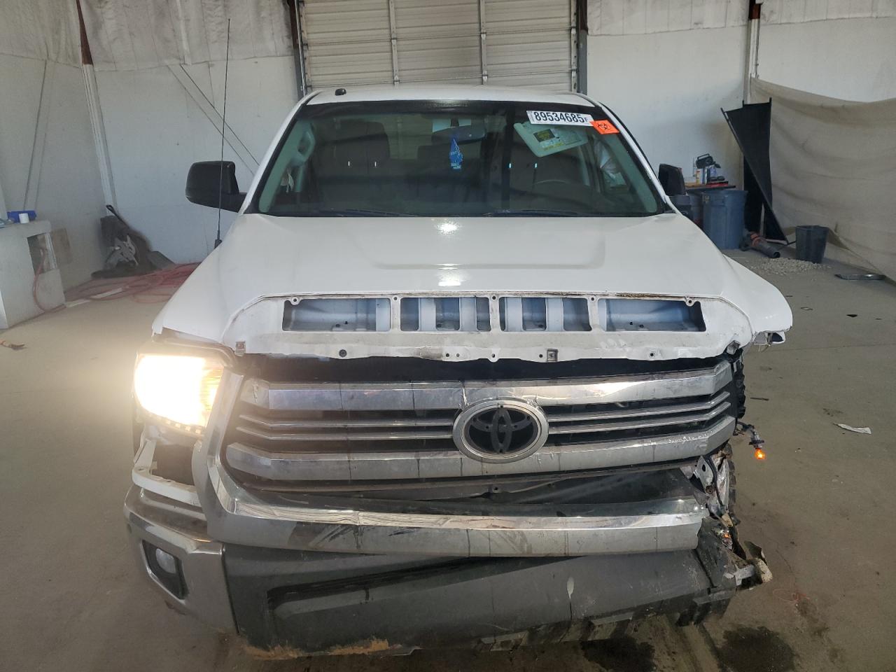 Toyota Tundra Crewmax Sr5 Image 4