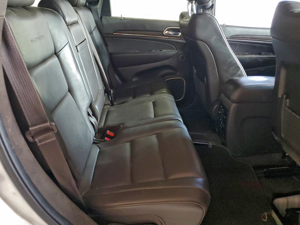 Jeep Grand Cherokee Summit Image 10