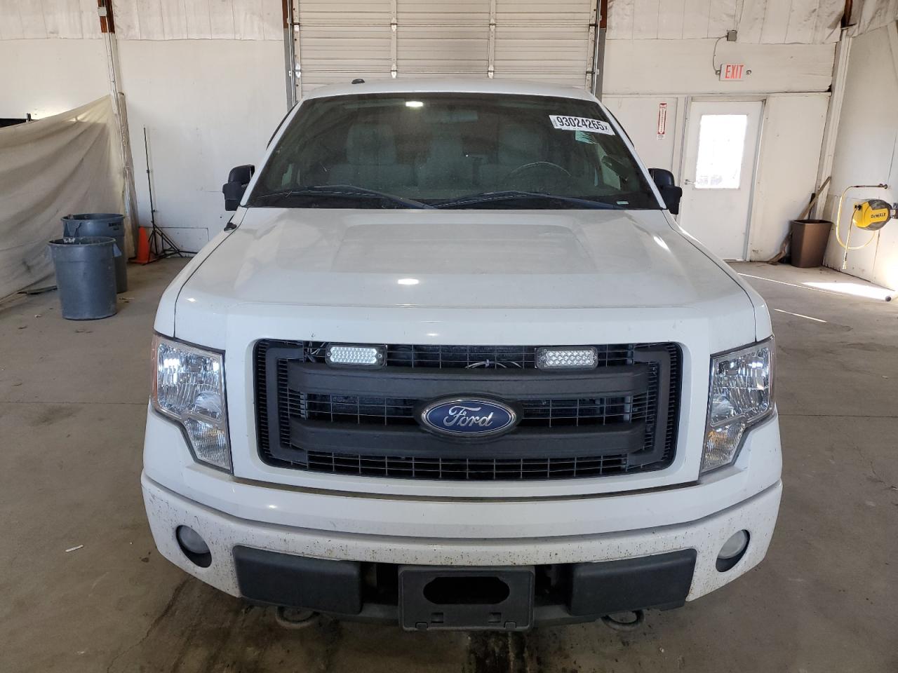 Ford F-150 Super Cab Image 3